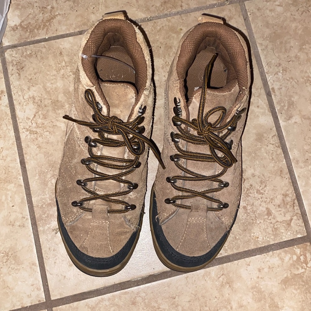 ‎HORSESHOES